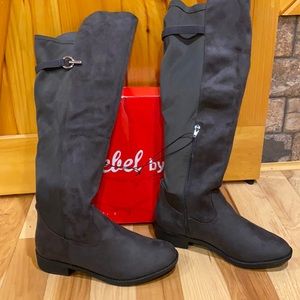 Women boots Size 10